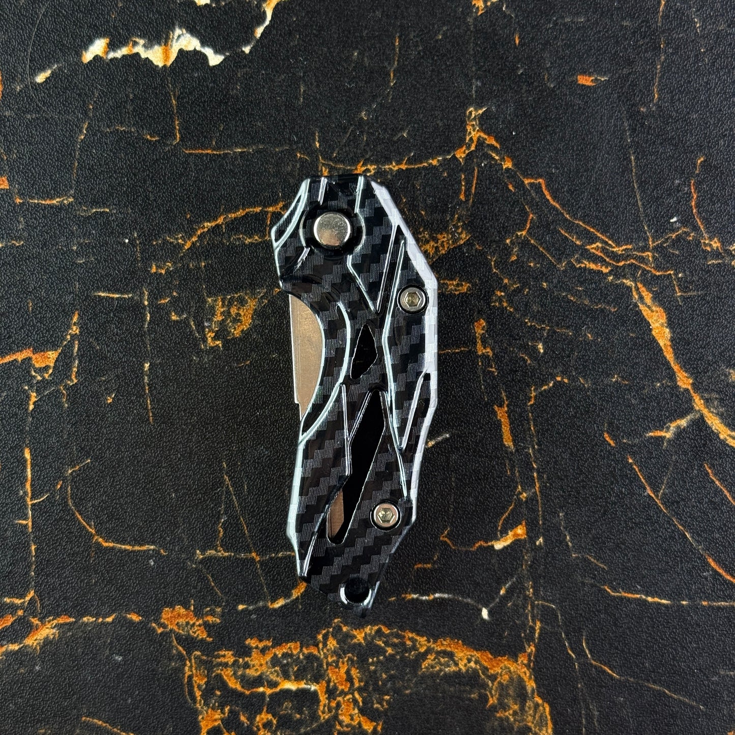 Jack Knife Flip Key - Carbon Edition